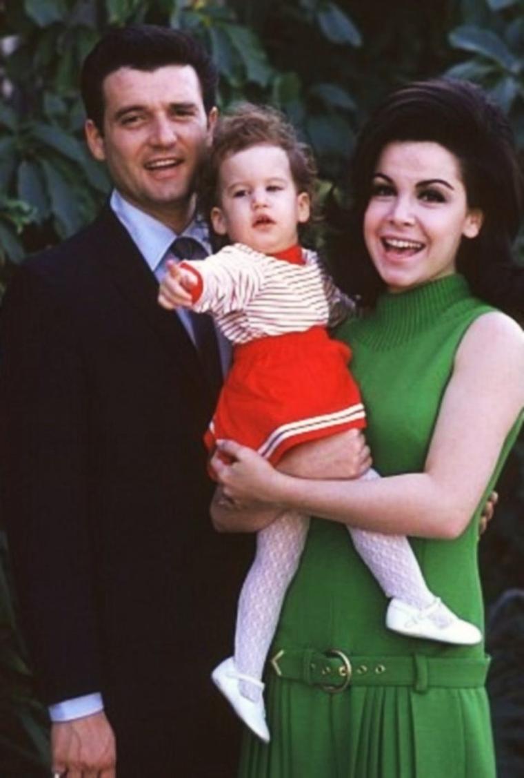 annette-funicello-and-jack-gilardi-with-their-daughter-gina-1966-color